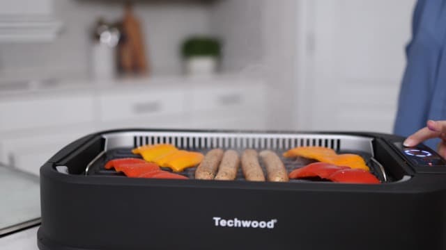 Indoor Smokeless Grill, Techwood 1500W Electric Indoor Grill with Tempered Glass Lid, Portable Non-stick BBQ Korean Grill, Turbo Smoke Extractor Technology, Drip Tray& Double Removable Plate, Red