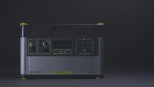 Goal Zero Yeti 1000 Core Portable Power Station, 1,000 W, Solar-Powered Generator (Solar Panel Not Included), USB-A/USB-C Ports and AC Outlets, Power for Camping (Yeti 1000 Core)
