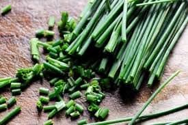 Gaea's Blessing Seeds - Chives Seeds (1000 Seeds) Non-GMO Seeds with Easy to Follow Planting Instructions - Open-Pollinated Heirloom 88% Germination Rate 1.5g (Single Packet)