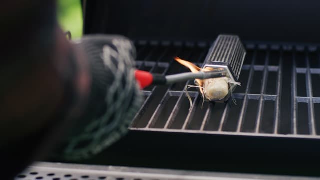 Kingsford Heavy Duty Deluxe Charcoal Chimney Starter | BBQ Chimney Starter for Charcoal Grill and Barbecues, Compact Easy to Use Chimney Starters and BBQ Grill Tools, Silver