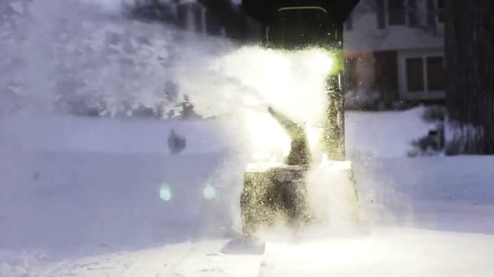 Earthwise SN74018 Cordless Electric 40-Volt 4Ah Brushless Motor, 18-Inch Snow Thrower, 500lbs/Minute, With LED spotlight (Battery and Charger Included), Black/Green