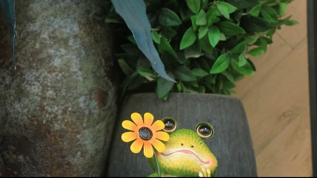 chisheen Garden Frog Statue Outdoor Decor Metal Frog Yard Art Sculpture
