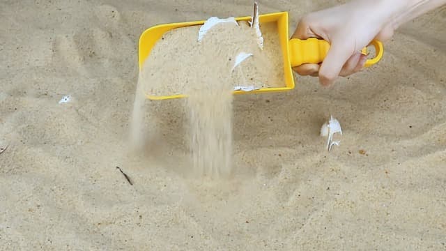Dilabnba Big 9 inch Beach Sand Shovels Toys for Kids Adults, 9'' Solid Sand Scoop Spade for Toddlers Baby, Heavy Duty Toddler Garden Tools Sandbox Kit for Gardening Shoveling Digging Summer Fun(4PCS)