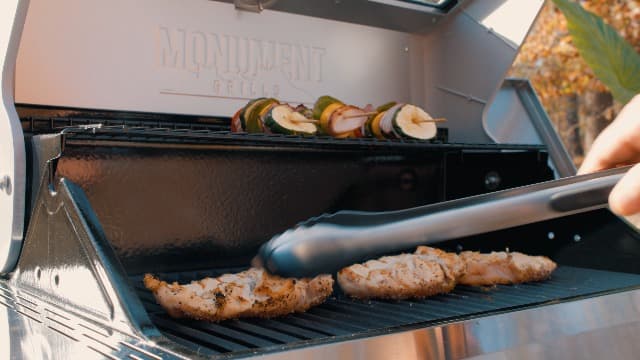 Monument Grills Outdoor Barbecue Stainless Steel 4 Burner Propane Gas Grill, 62,000 BTU Patio Garden Barbecue Grill with Side Burner and Knob Controls, Mesa415BZ