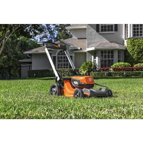 Husqvarna Lawn Xpert LE-322 Battery Powered Self Propelled Lawn Mower with Brushless Motor, Electric Lawn Mower for Small Yards (1/4-1/2 Acre), 40V Lithium-Ion Battery and Charger Included
