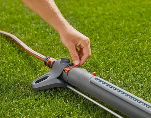 Gardena (18714) Up to 3800 sq ft - AquaZoom Adjustable Oscillating Yard Sprinkler, for Watering Large Area Lawn and Garden. Aquazoom Outdoor oscillating Sprinkler has Wide Heavy Duty Base.