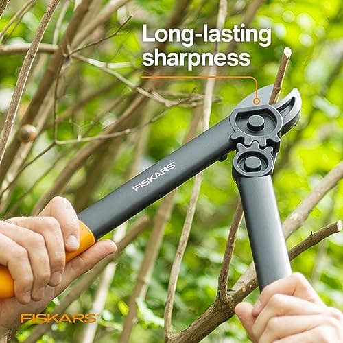 Fiskars 15-Inch PowerGear Loppers, Sharp Steel Blade Bush and Tree Trimmer, Cuts up to 1.25-Inch Diameter Branches, Rust Resistant and Lightweight Pruner, Yard Tools for Gardening