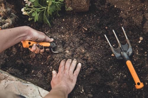 Fiskars Premium Planters Transplanter, Length 27 cm, Stainless Steel Trowel, Black/Orange, 1000727
