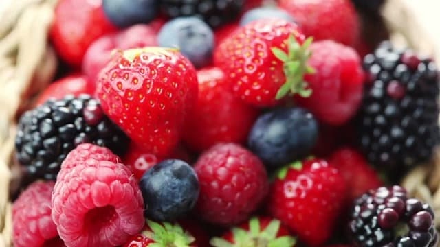 1200+ Mix Fruit Seeds, Berry Seeds - 6 Variety Non-GMO Heirloom Organic, Include Strawberry Seeds, Raspberry Seeds, Mulberry Seeds, Cranberry Seeds, Cherry Seeds, Blueberry Seeds