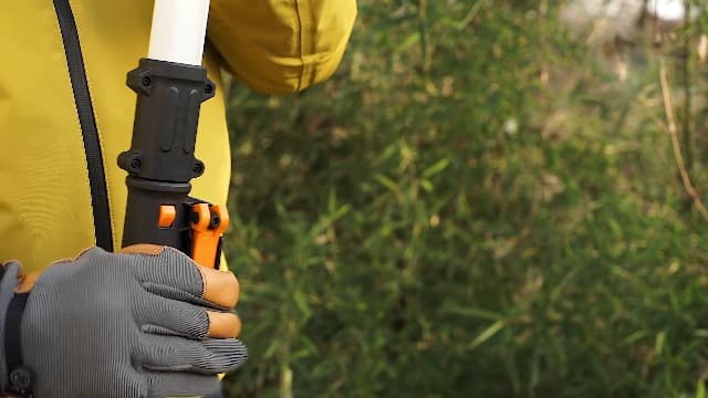WORX WG252 20V 20" Cordless Hedge Trimmer, Reach Up to 12 Feet, Extended Pole, 180° Rotation Head, PowerShare – Battery & Charger Included