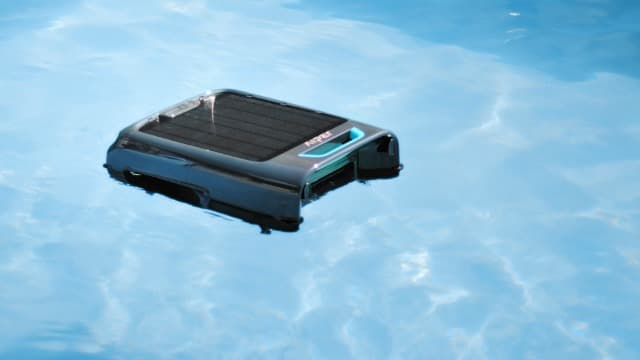 AIPER Surfer S2 Robotic Solar Pool Skimmer with APP Support, 24/7 Cleaning, Dual Charging Modes, Smart Obstacle Avoidance, Ideal for All Swimming Pool Types