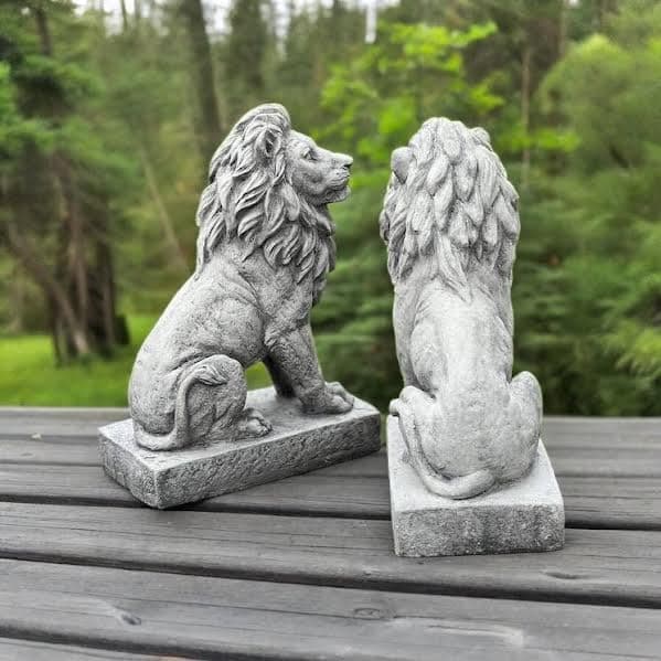 Cement Two Lion Figure Massive Pair of Animals Statue Concrete Lion Sculpure Outoor Or Front Door Decoration Yard Art Figurine Gift Idea