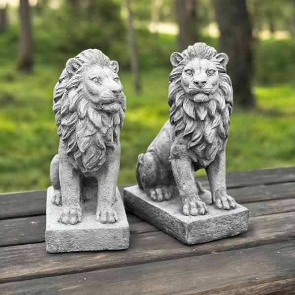 Cement Two Lion Figure Massive Pair of Animals Statue Concrete Lion Sculpure Outoor Or Front Door Decoration Yard Art Figurine Gift Idea