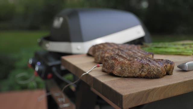 Weber Pulse 2000 Electric Grill, Black