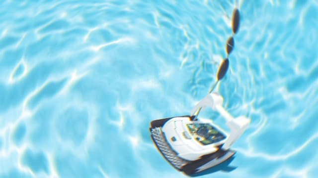Polaris P825 Sport Robotic Pool Cleaner, Automatic Vacuum for InGround Pools up to 40ft, Wall Climbing Vac w/ Strong Suction & Easy Access Transparent Lid