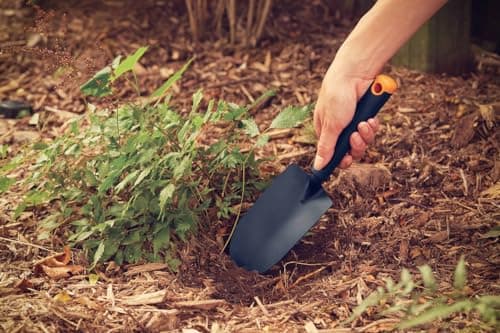 Fiskars Ergo Trowel, for Tough Soil, Length 30cm, Durable Steel Head/Plastic Handle, Black/Orange, 1027017
