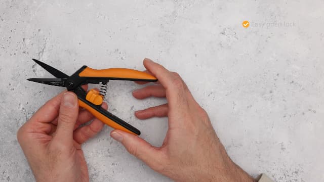 Fiskars Micro-Tip Rose Pruning Shears, 6" Garden Shears Non-Stick Coated Stainless Steel Blade, Gardening Scissors with SoftGrip Handle