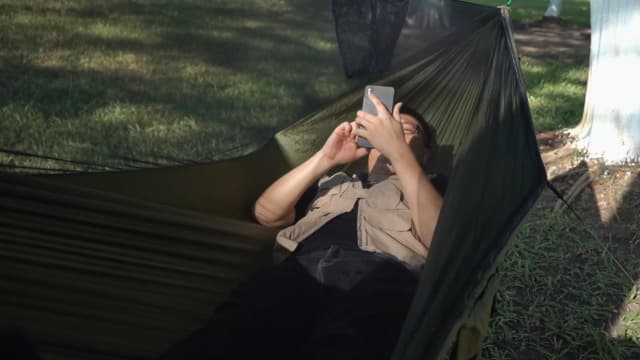 Camping Hammock with Mosquito Net and Ridge Rope, Extra Large for 2 Person, Lightweight Hanging Hammocks Tree Straps, All-in-one Fast Open Hammock for Outside, Hiking, and Travel