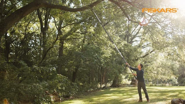 Fiskars XtendControl Rotating Tree Pruner Head with Automatic Cord Reel with 45 Degree Rotation, Compatible with all XtendControl Extension Poles (Pole Not Included)