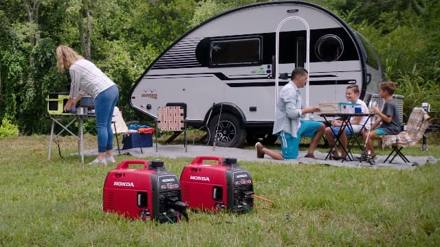 Honda 664240 EU2200i 2,200 Watt Portable Inverter Generator with Co-Minder