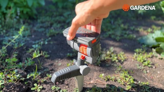 Gardena (18709-81) Up to 2300 sq ft - ZoomMaxx Adjustable Oscillating Sprinkler on Metal Step Spike for Watering Large Area Lawn, Yard and Garden. Quick Connect Included for Ease of Connection.