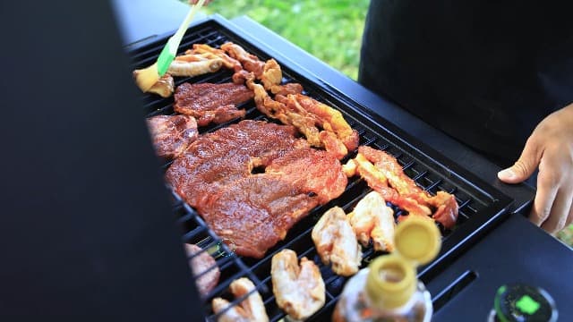 Grill Propane 3 Burner Gas Outside, Bbq with Thermometer, Patio grill For Small gatherings, asadores de gas 30000 BTU. Barbecue grill with Foldable Rack.