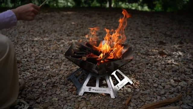 Foldable Portable Fire Pit,Stainless Steel Fire Pits with Charcoal Grill Net and Storage Bag,Camping Fire Pit Grill for Patio Outdoor Barbecue Campfire Bonfire