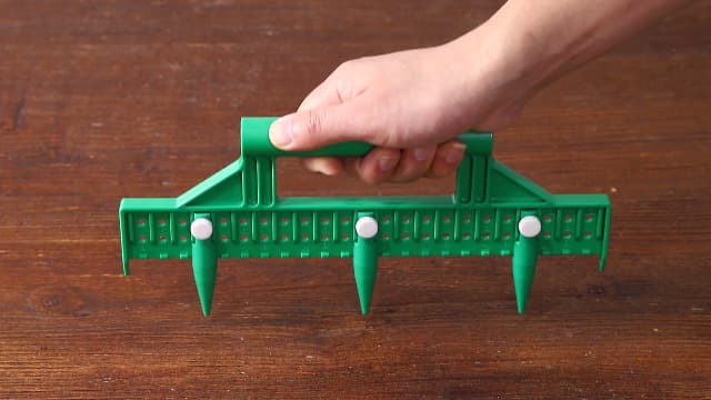 Seed Dibber, Multifunctional Seed Spacer Tool, Seed-in Soil Digger Garden Spacer aid for Planting Seeds Laying Out ideally Spaced Rows (Green)