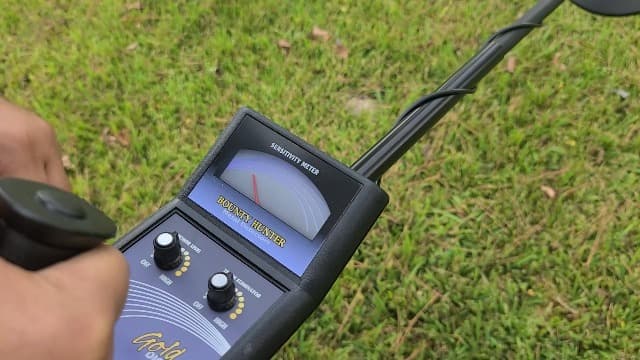 Bounty Hunter Gold Digger Metal Detector for Kids with Trash Elimination and Sensitivity Controls – Lightweight Design for Coins, Relics, Jewelry, and Gold Detection