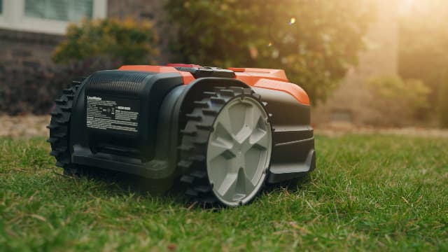 LawnMaster OcuMow™ VBRM701YAMIDR Perimeter Wire Free Robot Lawn Mower Cuts 1/6 Acre Optical Navigation,Obstacle Avoidance Auto-Charging Station, No Go Function, WiFi & Bluetooth Connection APP Control
