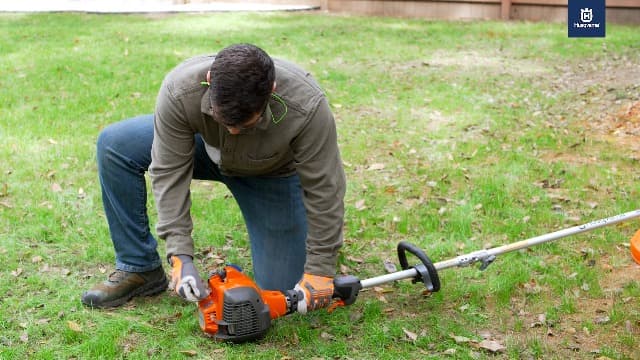 Husqvarna 130L Gas String Trimmer, 28-cc 2-Cycle, 18-Inch Straight Shaft Gas Weed Wacker with Rapid Replace Trimmer Head for Seamless String Reloading, 970514405