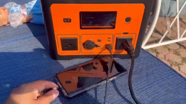 Portable Power Station 665.6Wh, Peak 1800W Solar Generator with UPS Battery Backup & Surge Protector, Portable Generator for Home Use, Camping, RV, CPAP, 10 Outlets with Bluetooth Speaker & LED Lights