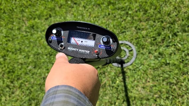 Bounty Hunter TK4 Tracker IV Metal Detector with Waterproof 8-Inch Coil, Versatile Detection Modes, Durable Construction, and Easy-to-Use Controls for All-Terrain Treasure Hunting Adventures
