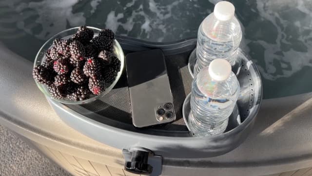 Adjustable Hot Tub Tray with 2 Cup Holders, Stable, Heavy-Duty, Nonslip Drink Holder for Aboveground Bathtub, Spa with Wall Thickness Of 2'' to 7.5''