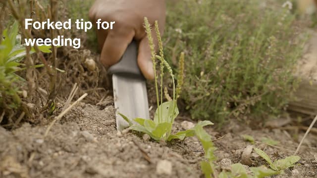 Fiskars Hori Hori Garden Knife with Sheath, Multi-Purpose Heavy Duty Gardening Hand Tool for Weeding, Planting, Digging with Hanging Hole