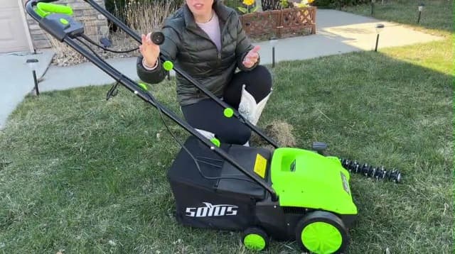 SOYUS Electric Dethatcher and Scarifier with 30L Collection Bag, 13-Inch 12 Amp 2-in-1 Corded Lawn Dethatcher with 4-Postion Depth Adjustment, Quick-Fold, Increases Lawn Health