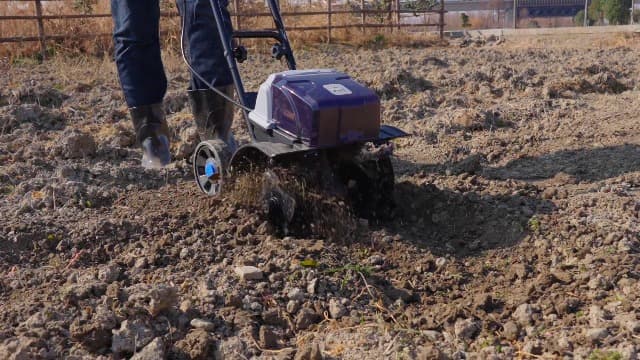 40V Cordless Tiller Cultivator,16 Huge SteelTines Garden Tiller,8.6 inch Wide BatteryPowered Garden Cultivator,(2 4AH Battery andCharger Included)