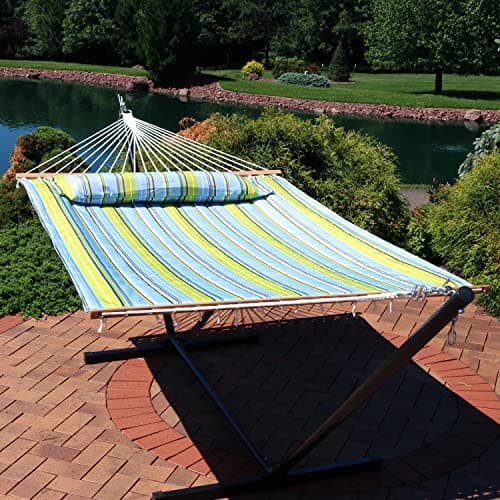 Sunnydaze Quilted Outdoor Hammock with Spreader Bars - Heavy-Duty 450-Pound Capacity Double Hammock for Outside - Blue and Green