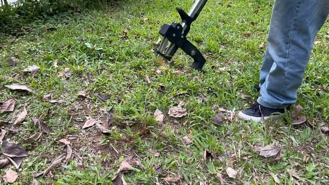 Weed Puller Tool, Heavy Duty Stand Up Weed Puller with 39.3" Long Handle & Tough Stainless Steel Claws, Detachable Gardening Hand Weeding Tool for Lawn Garden Without Bending, Pulling, or Kneeling