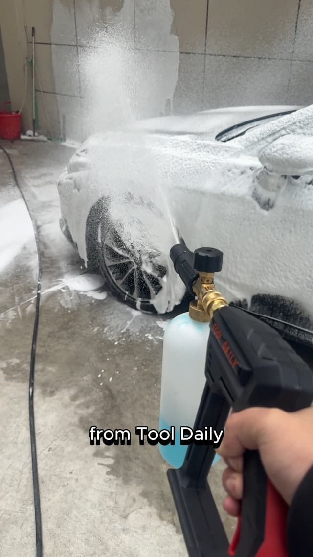 Tool Daily Foam Cannon with 1/4 Inch Quick Connector, 1 Liter, 5 Pressure Washer Nozzle Tips