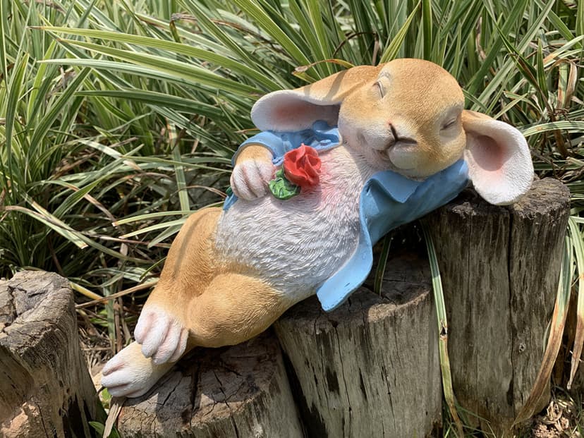 Garden Statues Rabbit, Fantasy Bunny Outdoor Art Décor Animal Figurines Ornament for Thanksgiving Day, Christmas Statue Decorations for Garden Yard Lawn Indoor Sculpture (Blue)