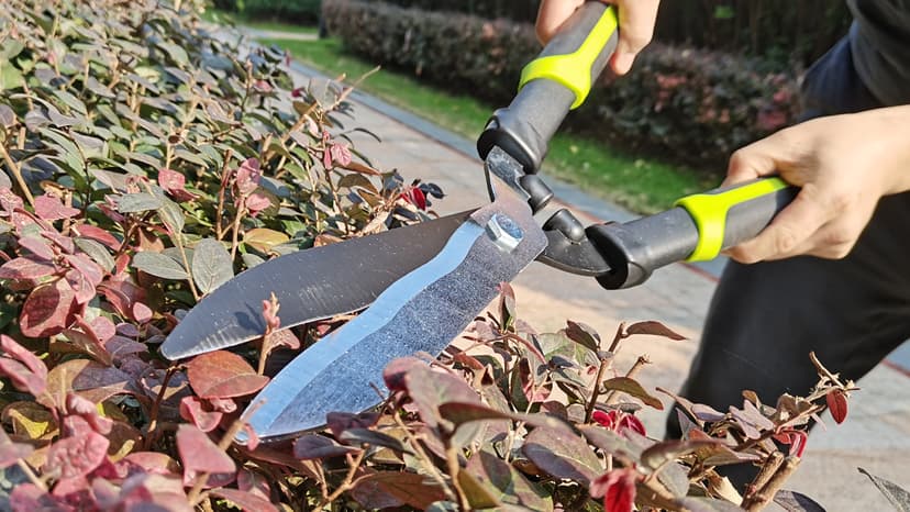 Hedge Clippers Shears Hedge Shears for Trimming Borders, Garden Tools Hedge Clippers, Bush Cutters Trimmer with Sharp Wavy Blades, Garden Shears for Hedges (19 Inch)