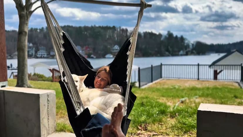Indoor Hammock Chair Swing - Hanging Hammock Swing Chair - Indoor/Outdoor - Hanging Chairs for Bedroom, Patio, Porch, Swinging Chair Hammock for Adults - Built-In Footrest - Spacious Full Body Support