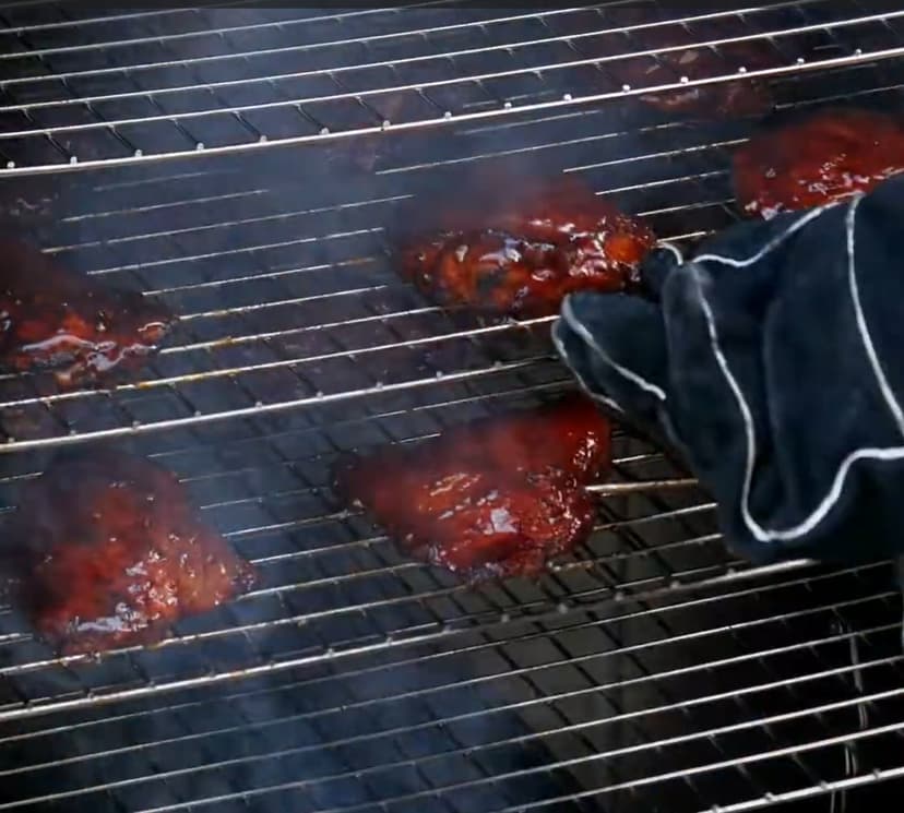 The Sausage Maker - 30 lb. Digital Smoker for Making Sausage, Ham, Fish and Brisket (Eagle with Flag)