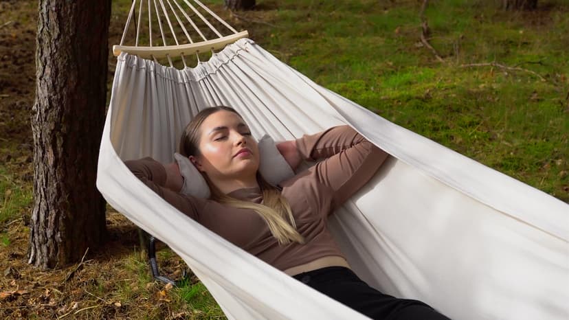 Chihee Cotton Hammock Large Soft Breathable Camping Hammock Holds Up to 660lbs Portable Tree Hammock with Detachable Spreader Bar Pillow 2 Strong Webbings 2 Carabiners Patio Garden Indoor Outdoor