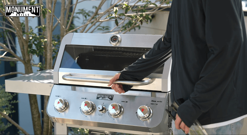 Monument Grills 4-Burner Liquid Propane Gas Grill, Matte Black Stainless Steel Burner Grill with Clearview® Lid and One Foldable Shelf for Outdoor Cooking Kitchen Patio Backyard Barbecue, Mesa420MF