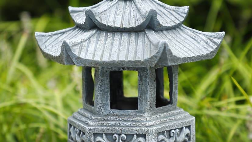 Zen Solar Pagoda Lantern Garden Statue, Indoor/Outdoor Zen Asian Decor for Landscape Balcony, Garden, Patio, Porch Yard Art Ornament