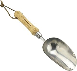 Stainless Steel Hand Potting Scoop, Compact Garden Scoop for Compost and Soil, Classic All Year Round Garden Tools Made from Stainless Steel and Ash Wood