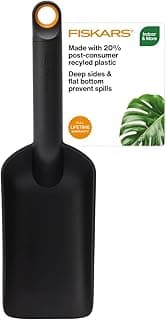 Fiskars Soil Scoop for Potting and Transplanting, Garden Tool Indoor Gardening, Made with Recycled Plastic, 1.5 Cups
