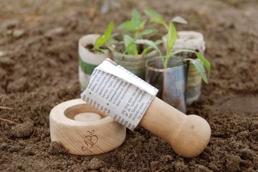 Esschert Design USA W4008 Secrets du Potager Paper Pot Maker